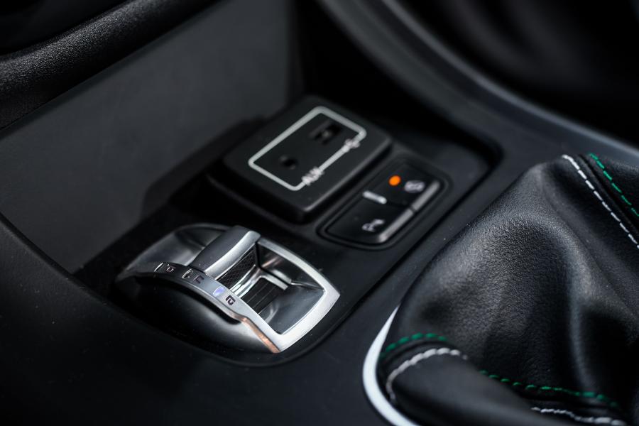 Детали интерьера Alfa Romeo Giulietta QV Line (940) 2014 года  (WW) (фото 10 из 27)